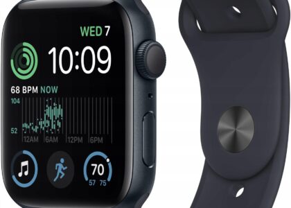 Apple Watch SE 2022 44mm Północ z opaską sportową w kolorze północ (MNK03WBA)