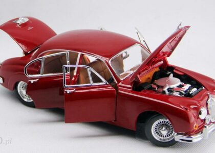 BBURAGO JAGUAR MARK II 1959 CZERWONY 1:18