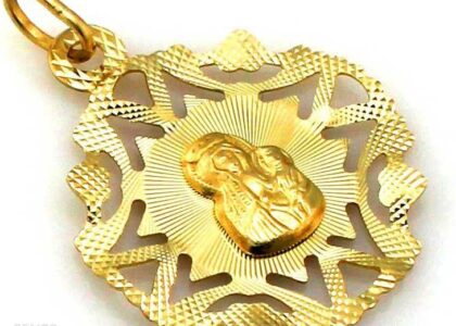 Lovrin Złoty medalik 585 Matka Boska diamentowany 0