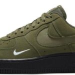 Nike Buty męskie Nike Air Force 1 '07 LV8 - Brązowy