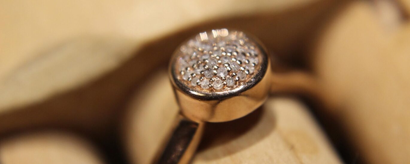 Pierścionek naturalne diamenty srebrny 925 r 14