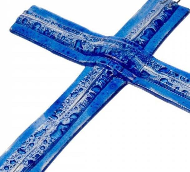 Szklany krzyż na ścianę ciemnoniebieski ze szkła warstwowego